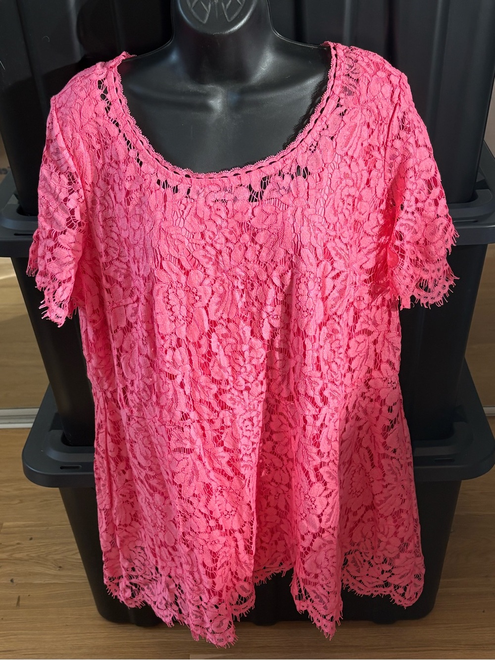 Isaac Mizrahi Bright Pink Lace Short Sleeve Scoop Neck Top